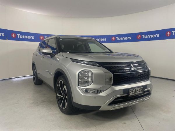 2022 Mitsubishi Outlander SUV XLS image