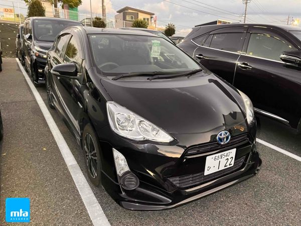 2015 Toyota Aqua Hatchback S Push Start image