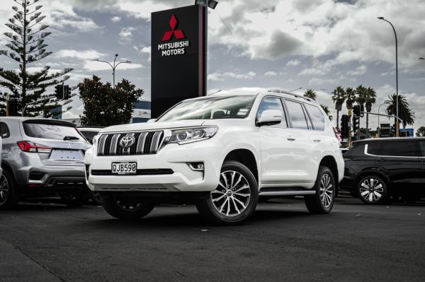 2023 Toyota Land Cruiser Prado VX Limited image