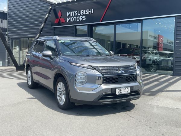 2023 Mitsubishi Outlander LS AWD 5 seater image