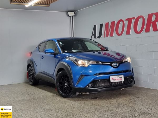 2016 Toyota C-HR S image