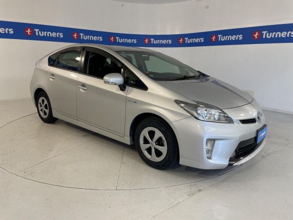 2012 Toyota Prius Wagon image
