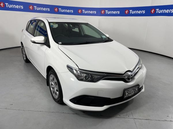 2017 Toyota Corolla Hatchback GX image