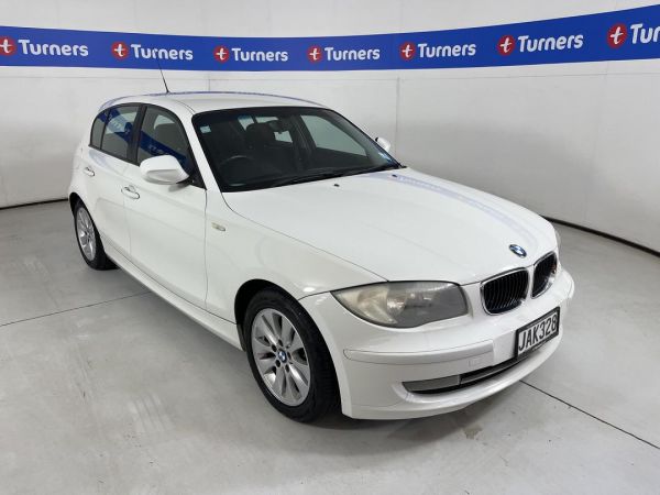 2010 BMW 116I Hatchback image