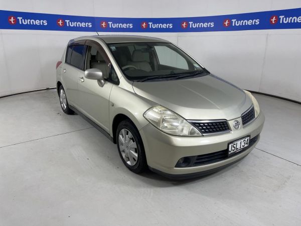 2004 Nissan Tiida Hatchback image