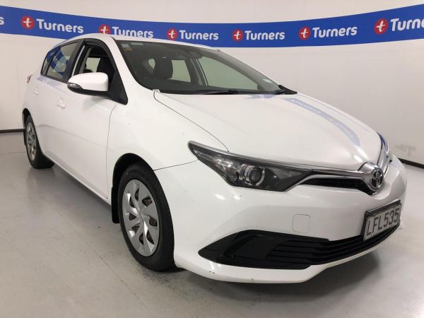 2018 Toyota Corolla Hatchback GX image