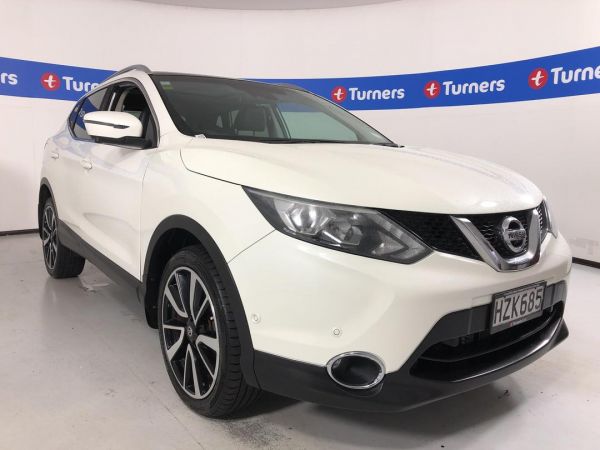 2015 Nissan Qashqai SUV TI image