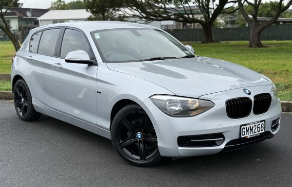 2012 BMW 116I Hatchback SPORT LINE BLACKED OUT !!! image