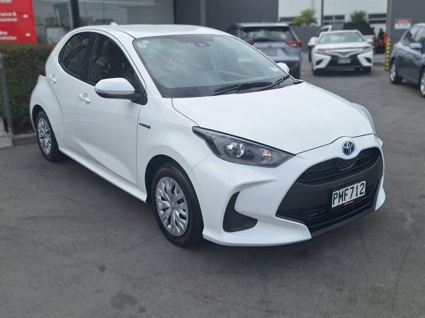 2022 Toyota Yaris GX 1.5 Hybrid image