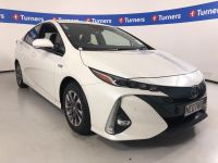 Image for 2020 Toyota Prius Hatchback Prime