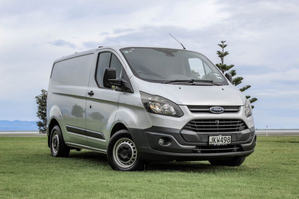 2015 Ford Transit SWB LOW ROOF 2.2D/6M image