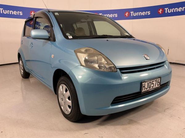 2005 Toyota Passo Wagon image