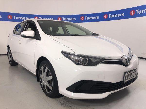 2017 Toyota Corolla Hatchback GX image