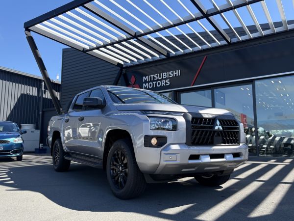 2026 Mitsubishi Triton GLX Sport 4wd Double cab image