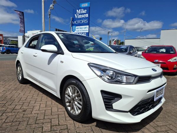 2020 Kia Rio LX NZ NEW CRUISE CONTROL LANE ASSIST MULTI AIRBAGS REVERSE CAMERA BLUETOOTH USB PORT FACTORY ALLOYS TRACTION CONTROL image