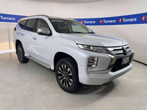 2020 Mitsubishi Pajero Sport SUV VRX image