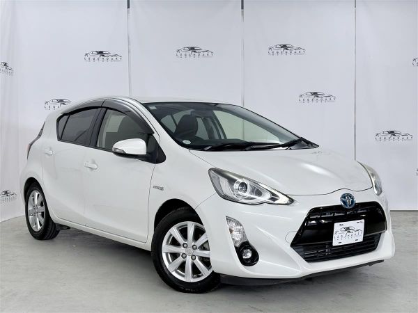 2015 Toyota Aqua HYBRID S,Alloy,LED light,Push start image