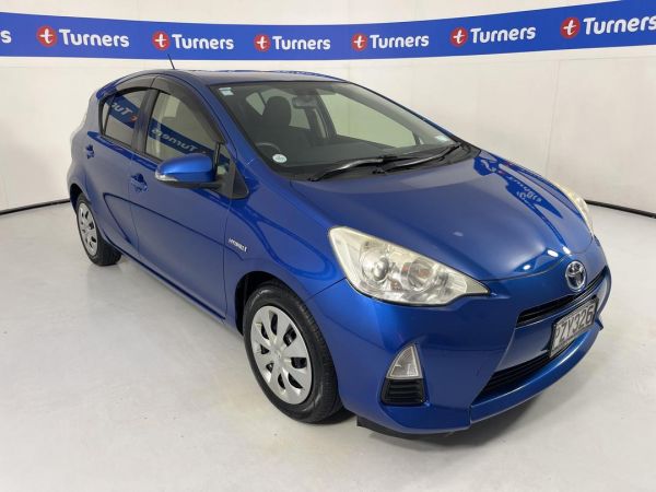 2014 Toyota Aqua Hatchback image