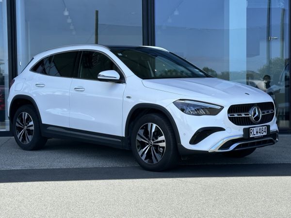 2025 Mercedes-Benz GLA 250 e Plug In Hybrid SUV - NZ New image