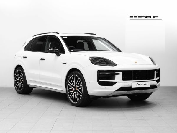 2026 Porsche Cayenne S E-Hybrid Black Edition image