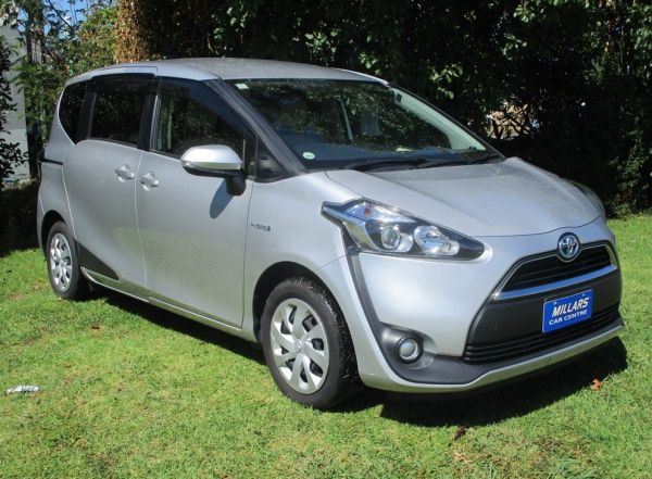 2018 Toyota Sienta People Mover HYBRID image