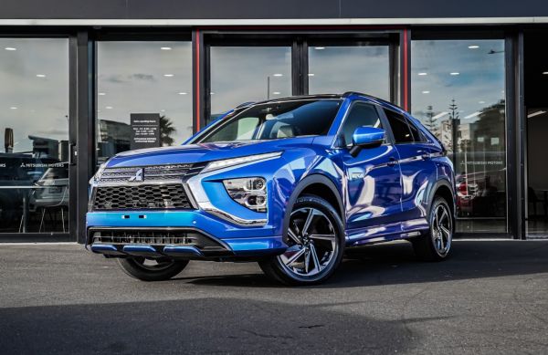 2025 Mitsubishi Eclipse Cross VRX 4WD PHEV image