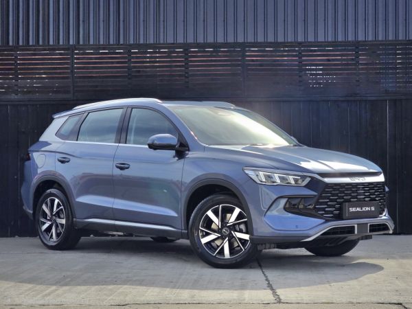 2026 BYD SEALION 5 image