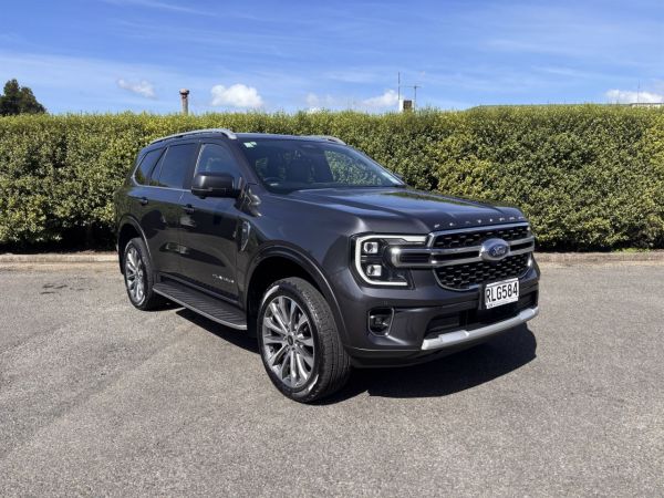 2025 Ford Everest PLATINUM image