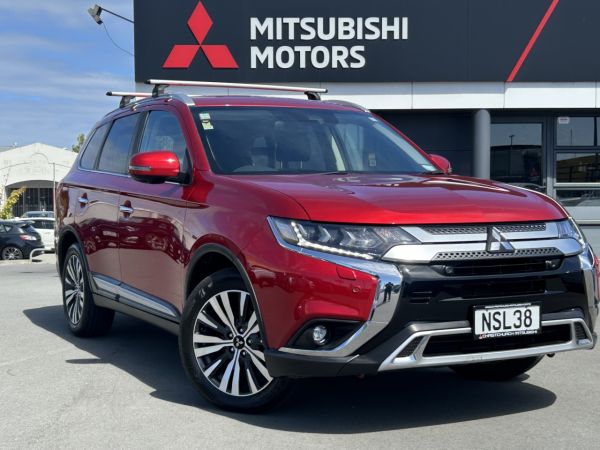 2021 Mitsubishi Outlander VRX 2.3D 7 SEAT AWD image