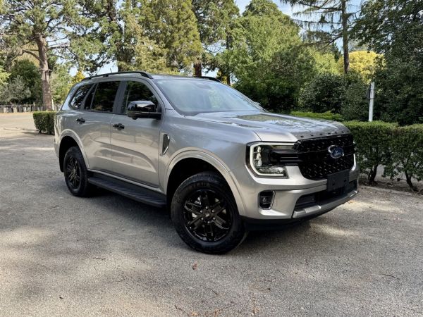 2025 Ford Everest Black Edition image