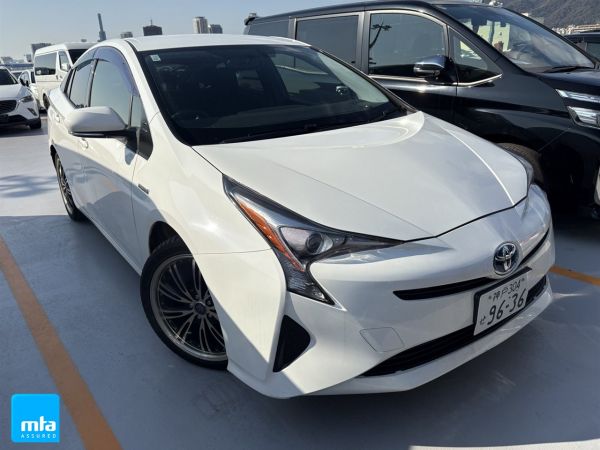 2016 Toyota Prius Hatchback S image