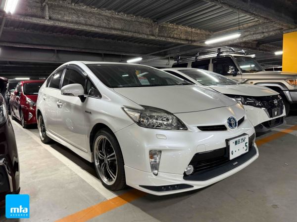 2015 Toyota Prius Hatchback S TOURING SELECTION image
