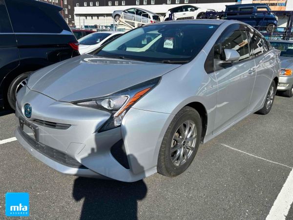 2016 Toyota Prius Hatchback S image
