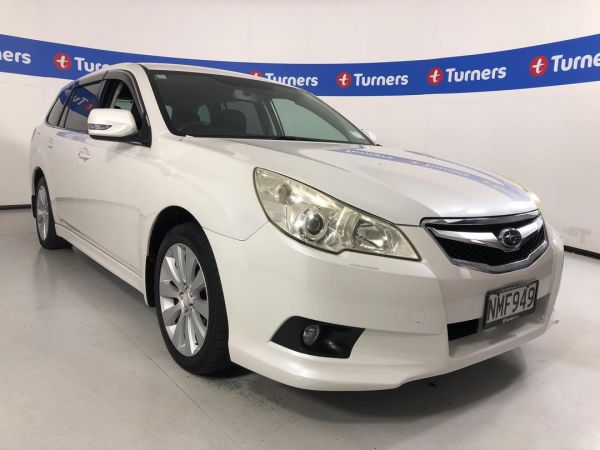 2010 Subaru Legacy Wagon image