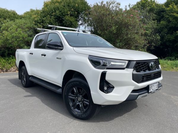 2024 Toyota Hilux SR5 Double Cab 2.8L Diesel 2WD Auto image