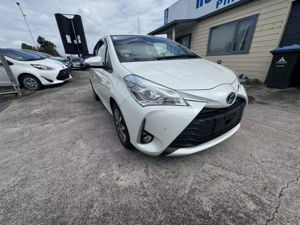 2019 Toyota Vitz Hatchback 1.5L Hybrid, Push start,  TSS, CARPLAY image