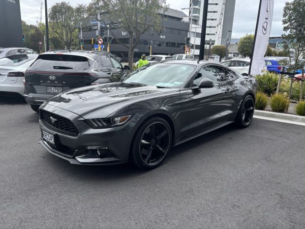 2016 Ford Mustang 2.3L Fastback Auto image