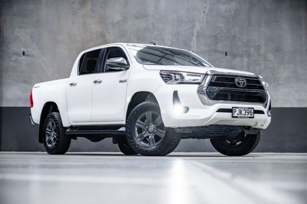 2022 Toyota Hilux SR5 2.8L 2WD image