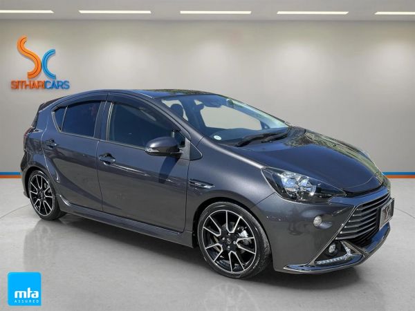 2015 Toyota Aqua Hatchback G GS image