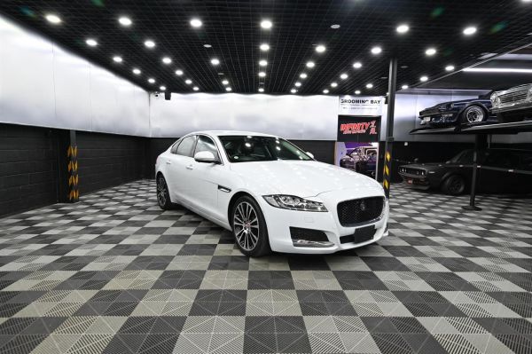 2016 Jaguar XF Sedan Full leather 360 Camera image