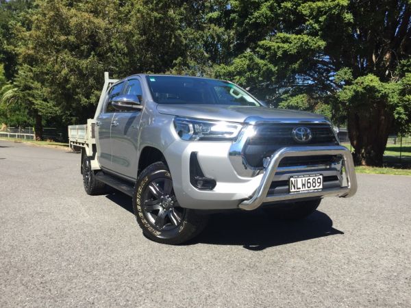 2021 Toyota Hilux SR5 4x4 D/C FLATDECK image