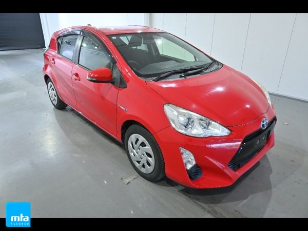 2017 Toyota Aqua Hatchback S Push Start image