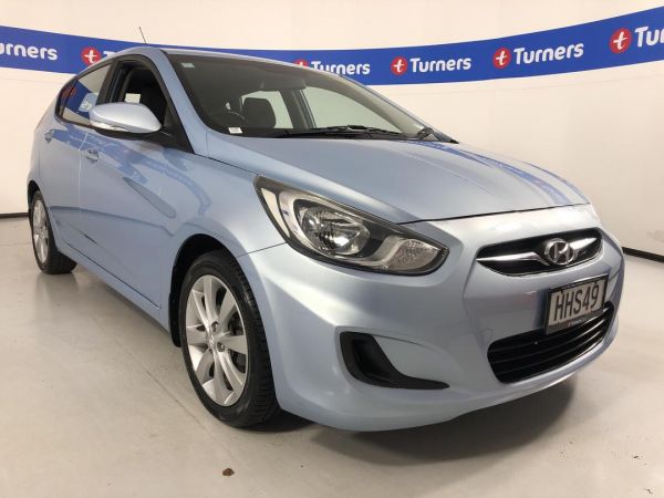 2014 Hyundai Accent Hatchback image