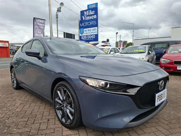 2022 Mazda 3 GTX 2.5 NZ NEW ADAPTIVE CRUISE MAPS MULTI AIRBAGS BLIND SPOT WARNING REVERSE CAMERA BLUETOOTH USB PORTS ISTOP image