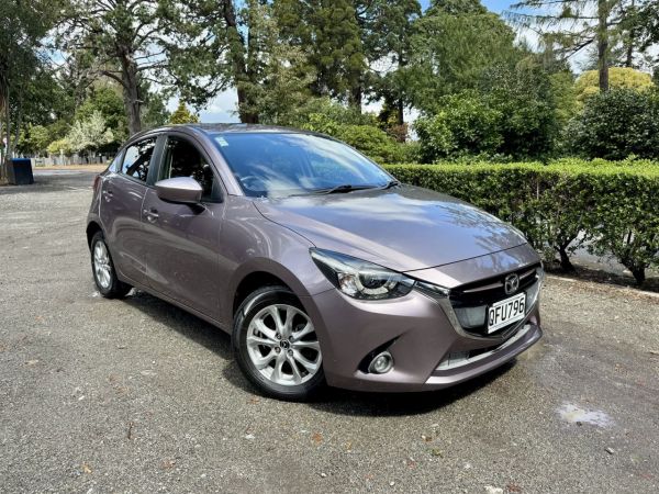 2016 Mazda Demio image