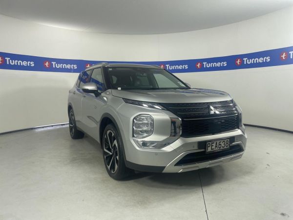 2022 Mitsubishi Outlander SUV XLS image