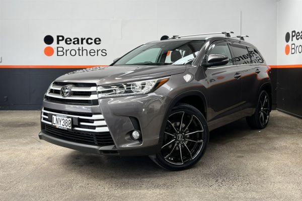 2018 Toyota Highlander GXL, 4X4, 7 SEATER, BRAND NEW 22"MAGS image