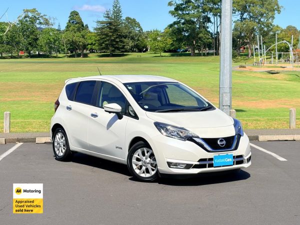2017 Nissan Note Hatchback E-POWER MEDALIST image