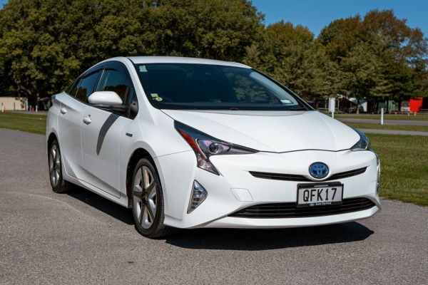 2016 Toyota Prius S Touring 1.8 litre Hybrid Auto image