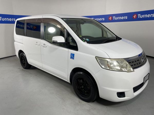 2010 Nissan Serena Van image